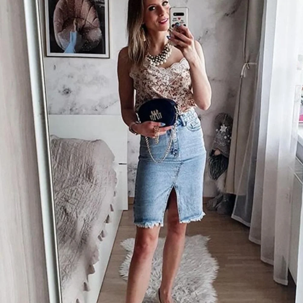 Raw Hem Slit Denim Skirt medium wash - Picture 5 of 5